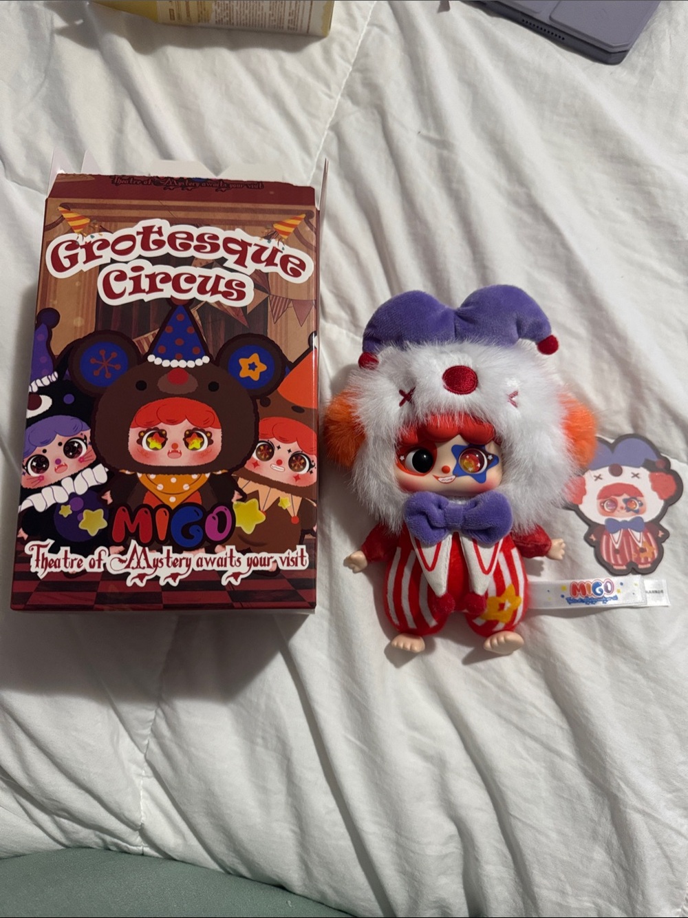 Migo Grotesque Circus – Red-Haired Clown